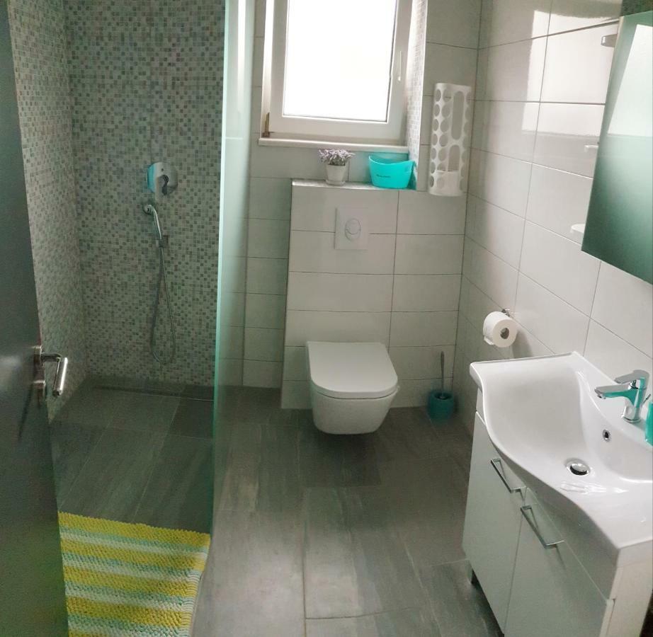 Villa Freya - Vacation House Slatine Eksteriør bilde